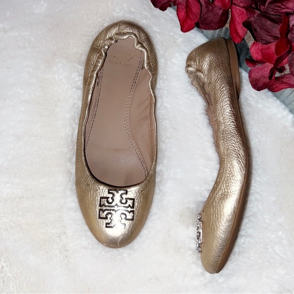 TORY BURCH Melinda Gold Leather Metallic Flat - Picture 8 of 8